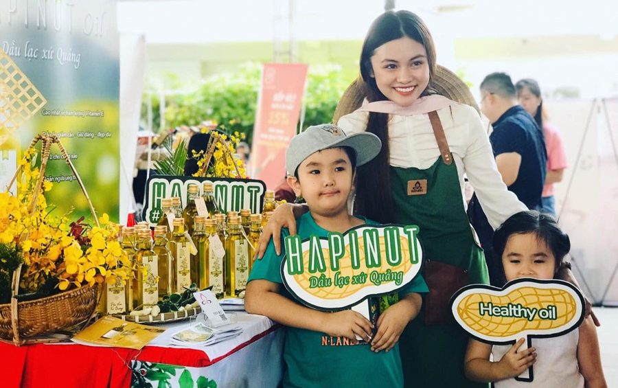 Kiều Bảo Hân Hapinut hội chợ